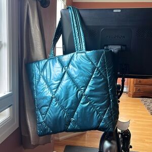 BNWT Victoria Secret shoulder bag. Shimmer